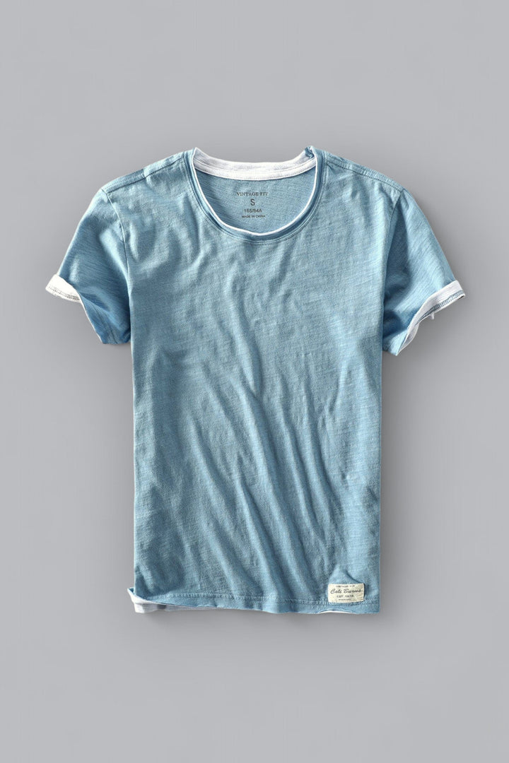 Lichtgewicht heren T-shirt in wit, zacht materiaal, korte mouwen, perfect voor zomermode en veelzijdige gelegenheden.
