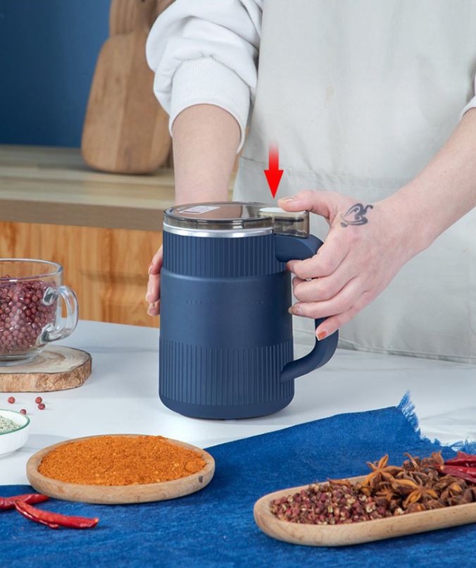 Krachtige roestvrijstalen graanmolen, maalt granen tot fijn meel, met modern design, ideaal voor de keuken.