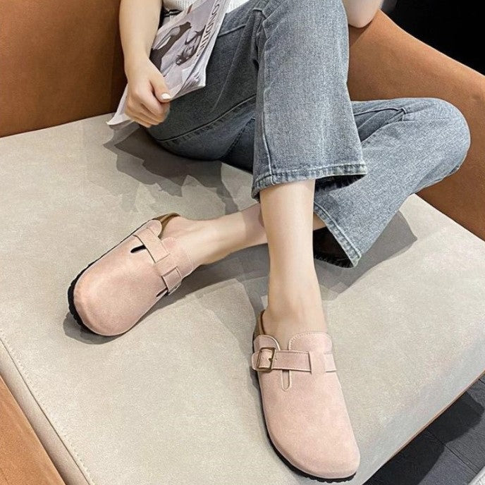 Zwarte Boston sandalen, tijdloos elegant en gemakkelijk te combineren met elke outfit.