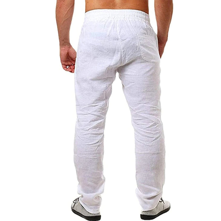 Luchtige heren pantalon in moderne snit, comfortabel voor de hele zomer. Stijlvolle herenmode.