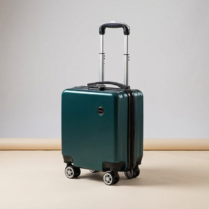 Duurzame reiskoffer met 4 wielen, compacte afmetingen voor in het vliegtuig als handbagage.