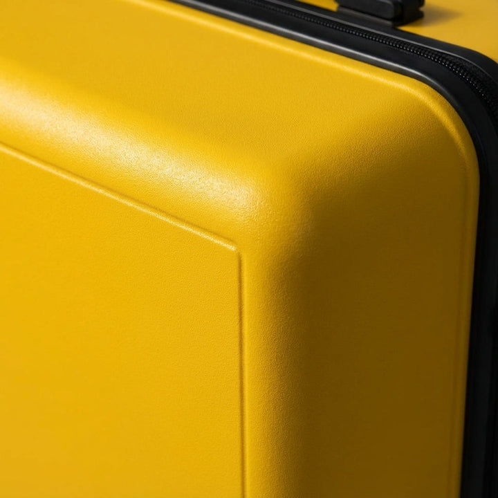 Duurzame lichtgewicht cabinekoffer Cabinova, geschikt als compacte handbagage trolley voor elk reistype.
