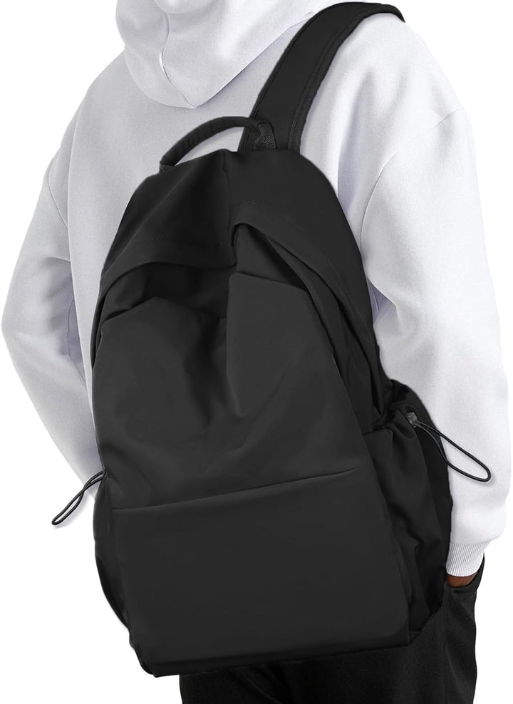 Functionele zwarte tas voor werk en studie, met meerdere compartimenten voor al je benodigdheden.