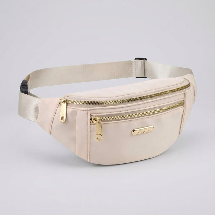 Compacte lichtgewicht nylon heuptas, comfortabel en duurzaam voor sport en reizen.