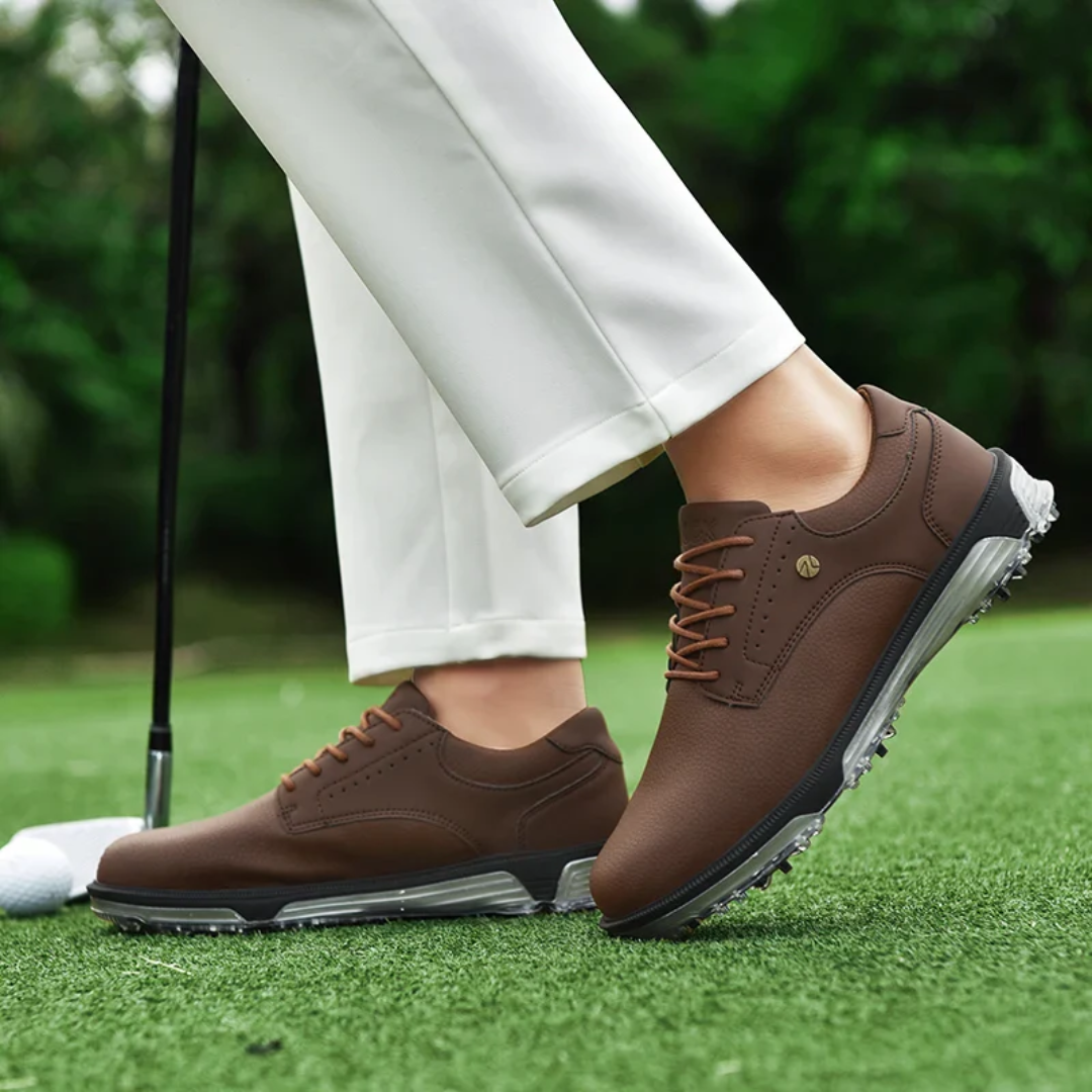 Zijaanzicht van de elegante Elston Limited Edition golfschoenen voor heren, perfect voor een stijlvolle en stabiele golfuitrusting.