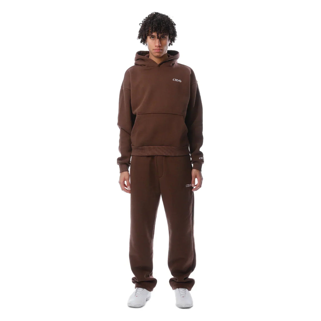 Zwarte lounge set, klassiek en elegant, perfect voor vrouwen die comfort en stijl waarderen.