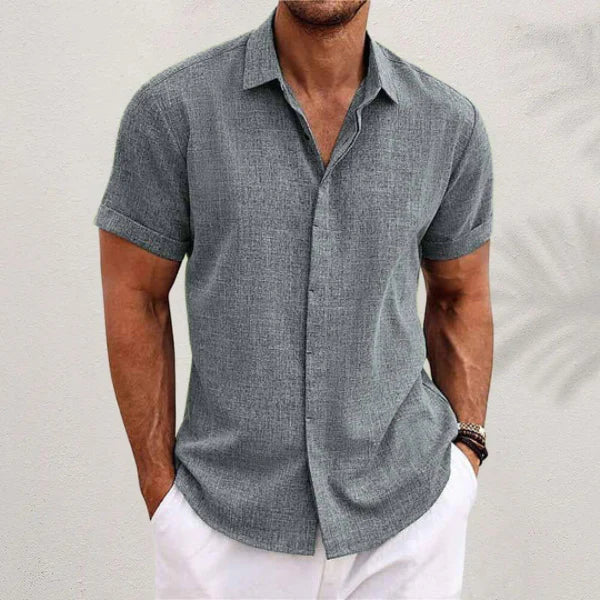 Stijlvol luchtig heren shirt met korte mouwen, gemaakt van linnen, ideaal voor casual zomer outfits.