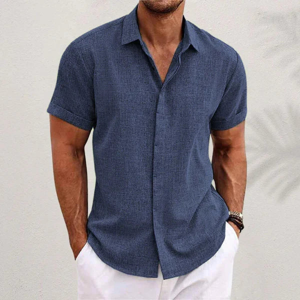 Ademend heren linnen shirt met korte mouwen, essentieel voor comfort tijdens hete zomerdagen.