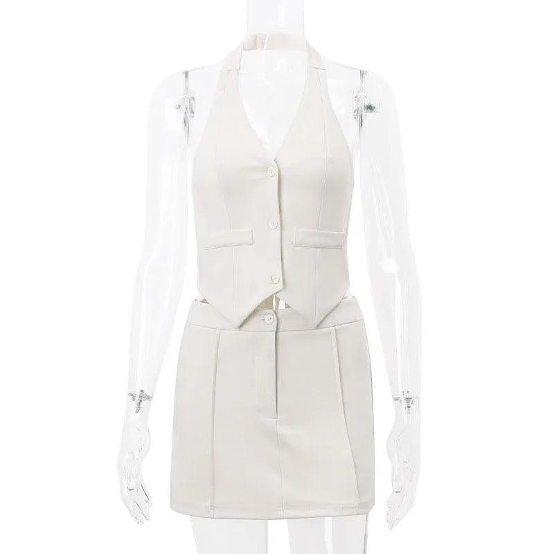 Vrouwenmode: Nayeli luchtig kantoor setje in abrikoos. Comfortabel tweedelig zomerkleding voor een stijlvolle zakelijke uitstraling.