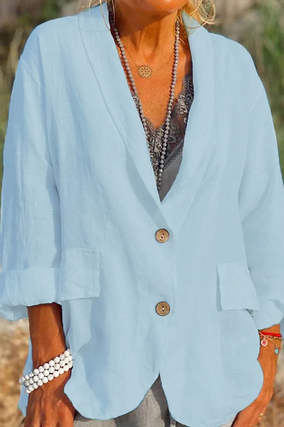 Luchtige linnen zomerjas voor dames, model Jessica, met elegante knoopsluiting. Beschikbaar in diverse kleuren.
