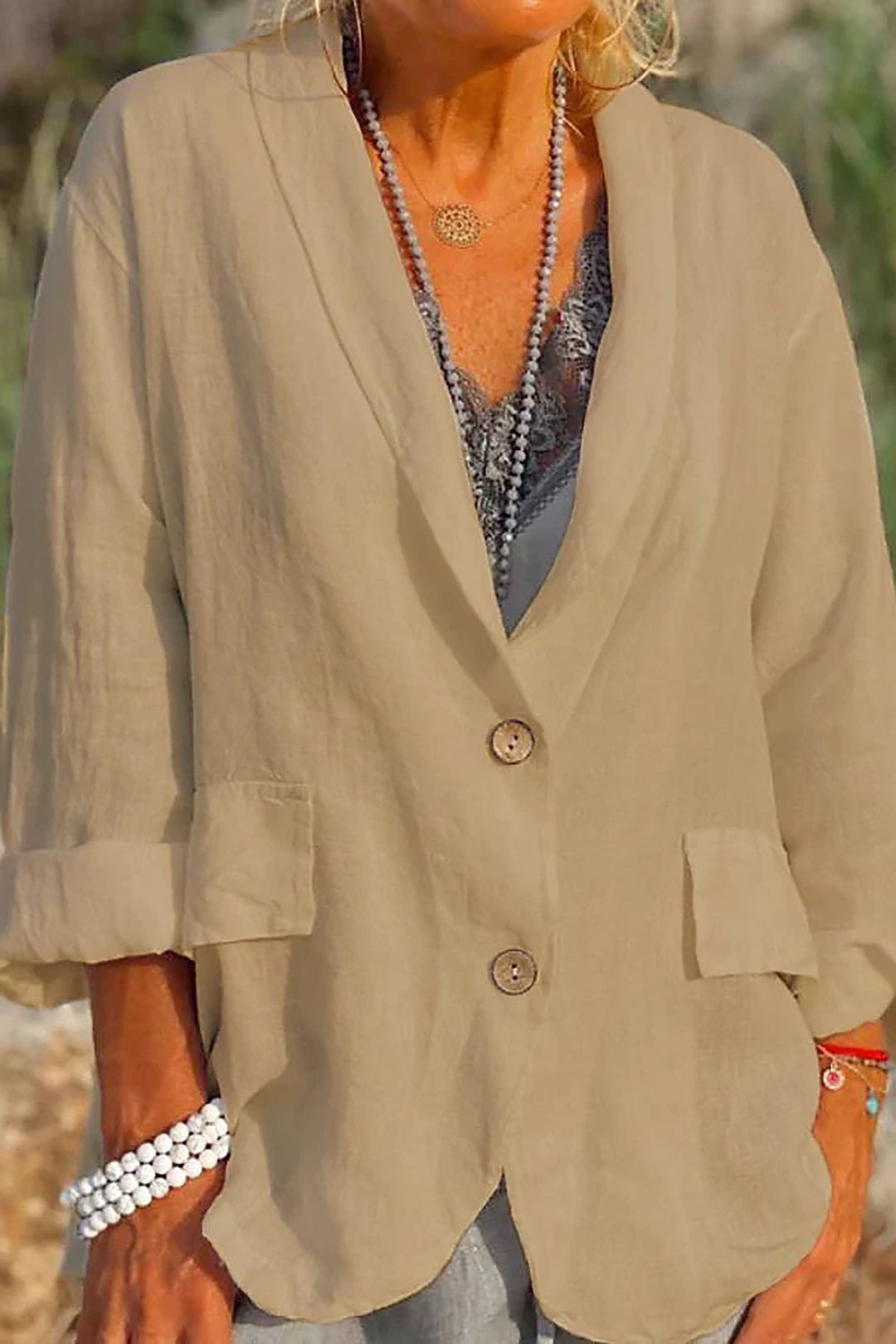 Luchtige linnen zomerjas voor dames, model Jessica, met elegante knoopsluiting. Beschikbaar in diverse kleuren.