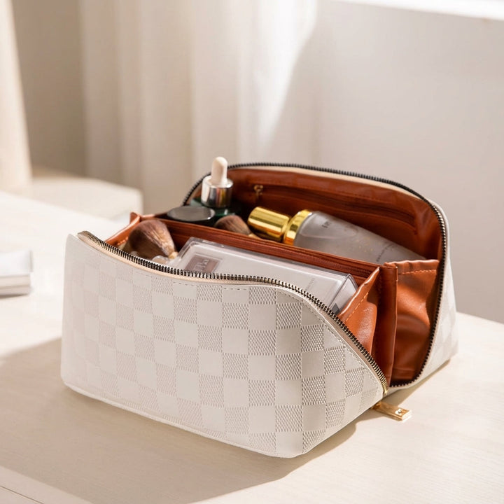 Luxe stijlvolle cosmetictas van polyurethaanleer voor dames. Praktische opbergtas en organizer voor make-up.