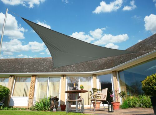 Modern schaduwdoek voor de tuin, waterafstotend en UV-werend. Comfortabele zonwering voor een relaxte zomer.