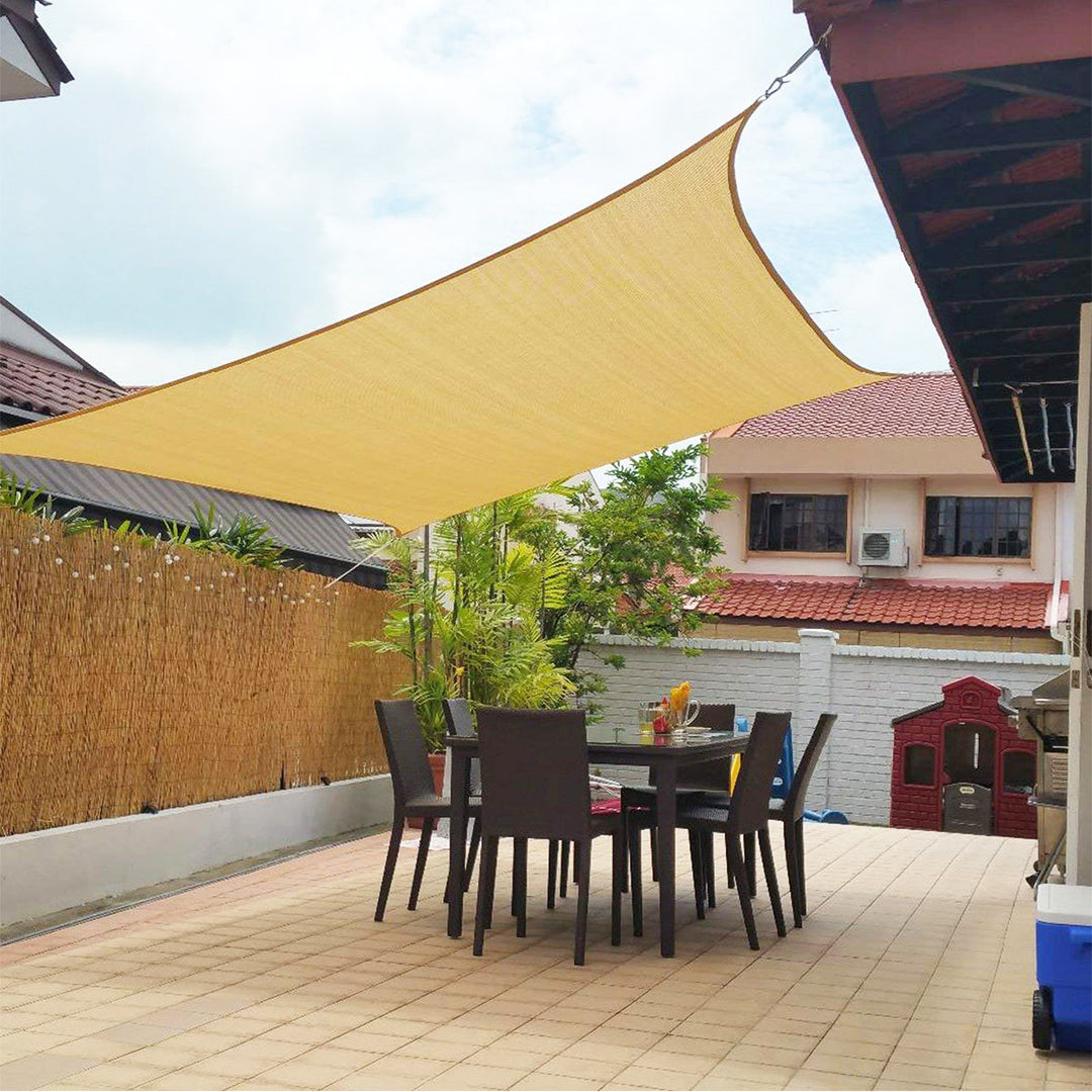 Robuust vierkant schaduwdoek, UV-werend en waterafstotend. Ideaal als terrasdoek voor duurzaam buitenleven.
