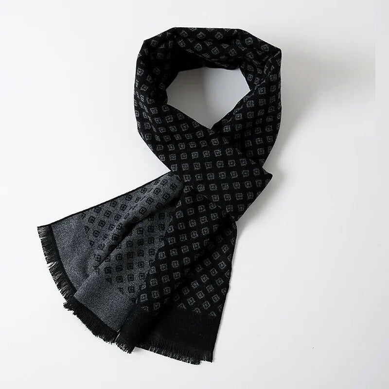 Elegante kasjmier sjaal voor mannen, met ruitpatroon voor extra stijl en warmte.