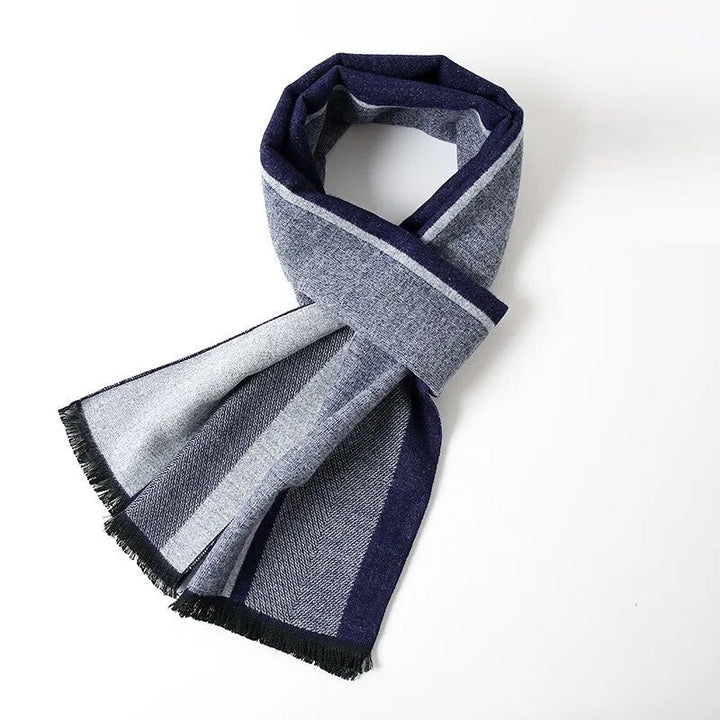Exclusieve heren kasjmier sjaal met ruitpatroon, voor een warme en luxe look.