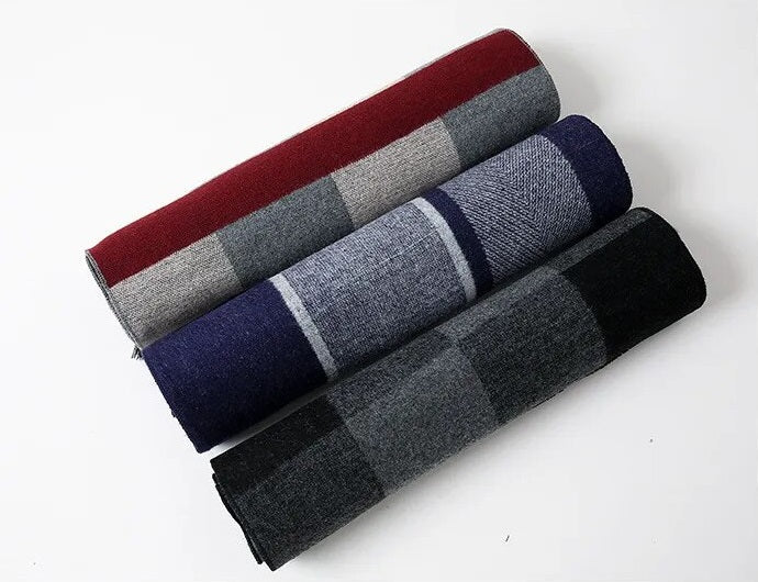 Zachte kasjmier herensjaal met ruitpatroon, ideaal voor stijlvolle winterlooks.