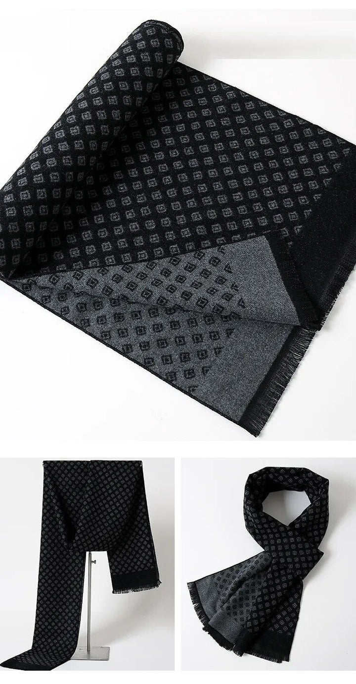 Warme kasjmier sjaal met ruitpatroon, een essentieel heren winteraccessoire.