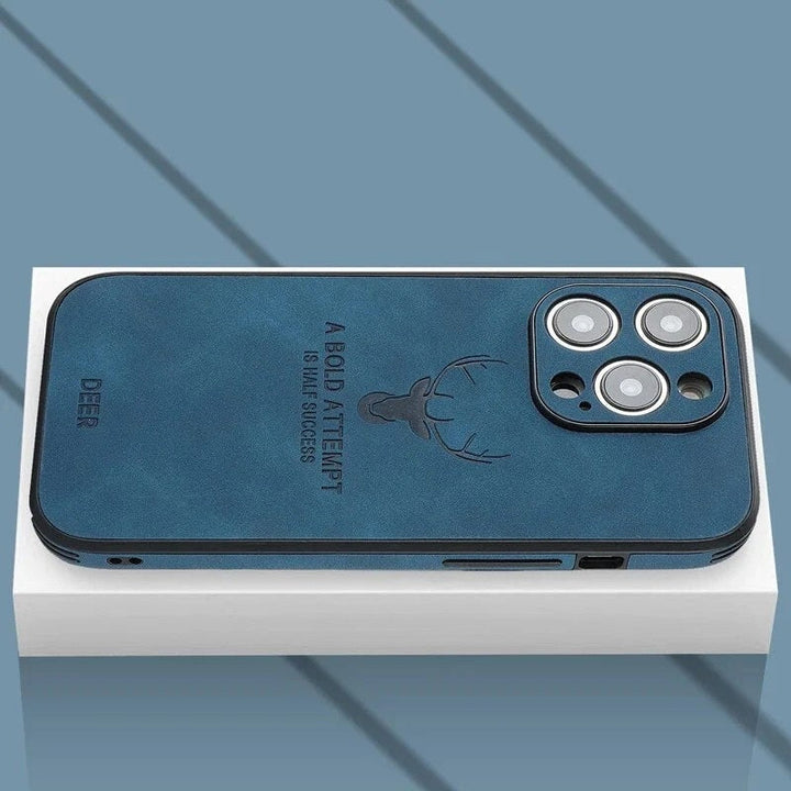 Hertenleren iPhone hoesje, Veltro luxe bescherming voor telefoon en cameralens.