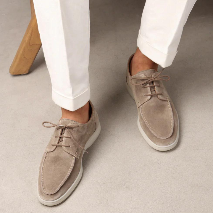 Comfortabele veterschoenen voor heren. Klassieke leren loafers, ideaal als stijlvolle zomerschoenen.