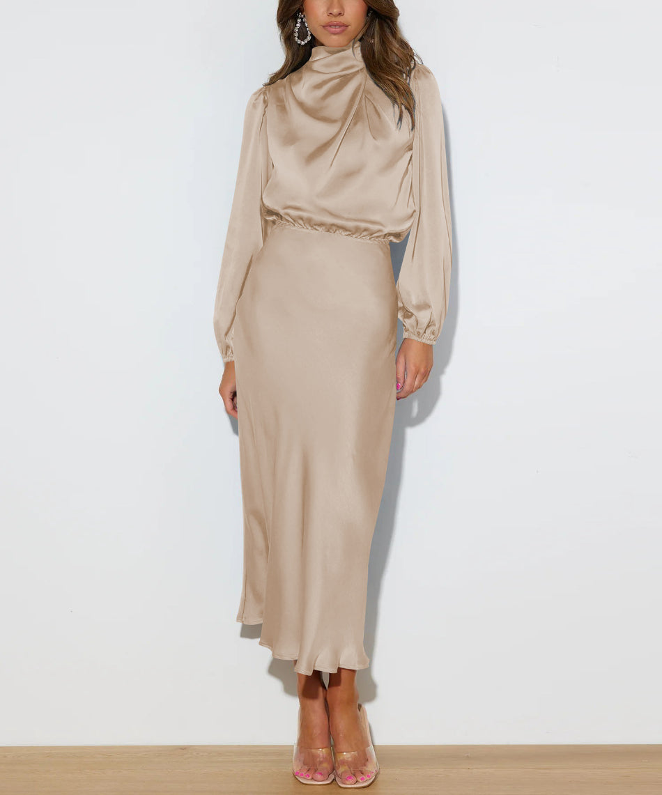 Elegante satijnen dames galajurk, de Evelina. Lange feestjurk van zacht satijn, ideaal voor formele avondkleding.