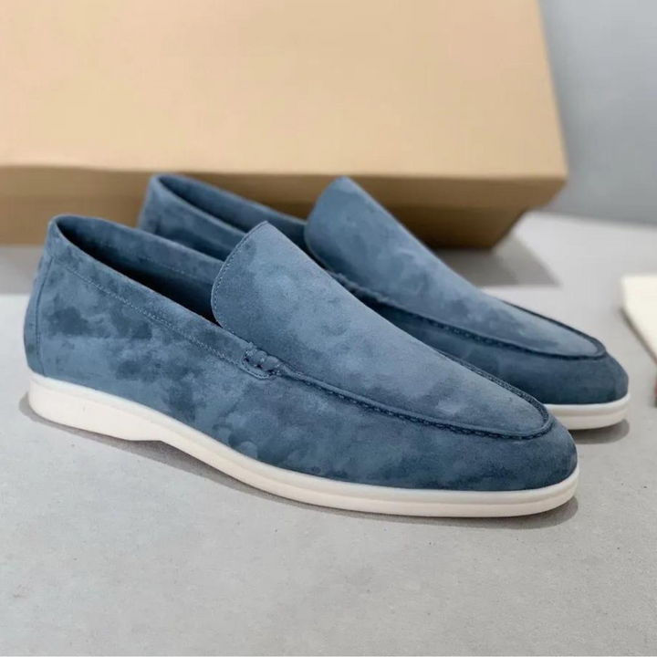 Beige suède heren loafers Arthur. Perfect voor een frisse, chique uitstraling in de zomer.