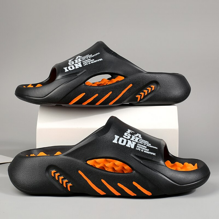 Luxe heren badslippers met een zacht voetbed en antislipzool in elegant ontwerp voor veilige grip op natte vloeren