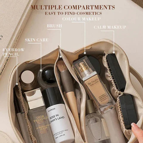 Luxe cosmeticatas in beige met een stijlvol ontwerp en ruime opbergmogelijkheden voor damescosmetica.