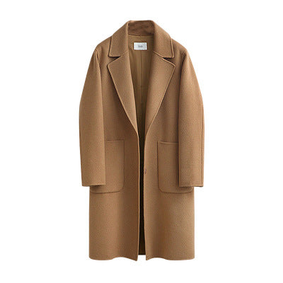Dames wollen trenchcoat in een tijdloos ontwerp, perfect voor elegantie en warmte.