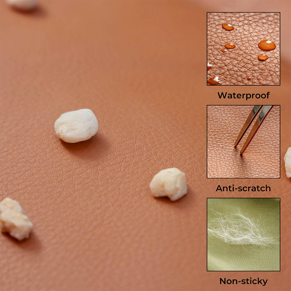Luxe hondenautostoel van kunstleer, beige, met zachte bekleding en veiligheidsgordel voor comfortabel reizen.