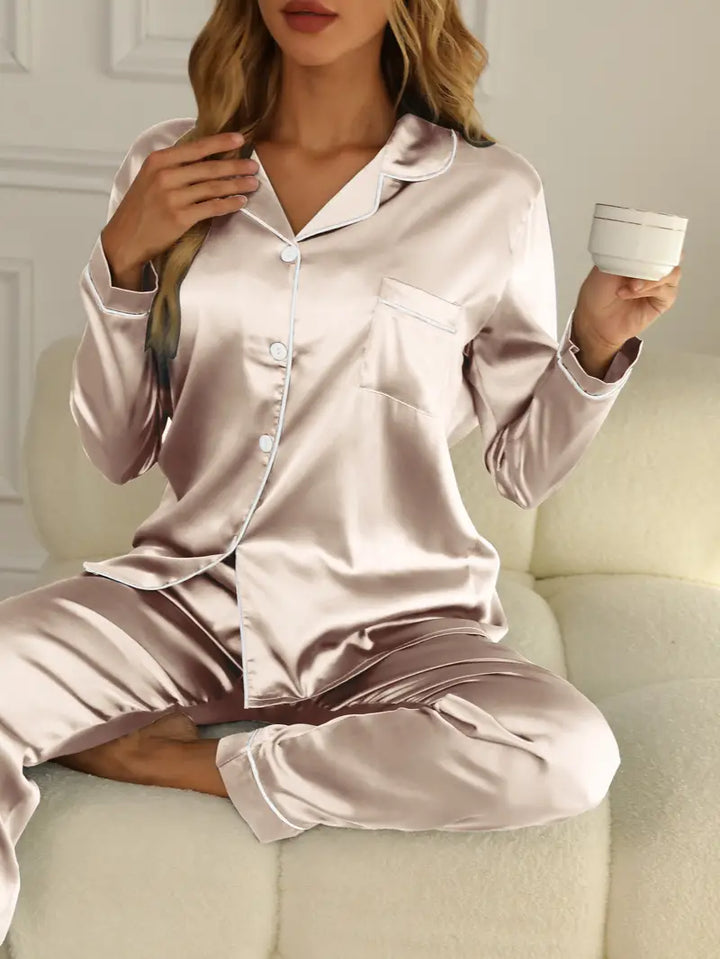 Dames luxe pyjamaset, huidvriendelijk, elegant, comfortabel, tijdloos design in diverse kleuren, comfortabele pasvorm.
