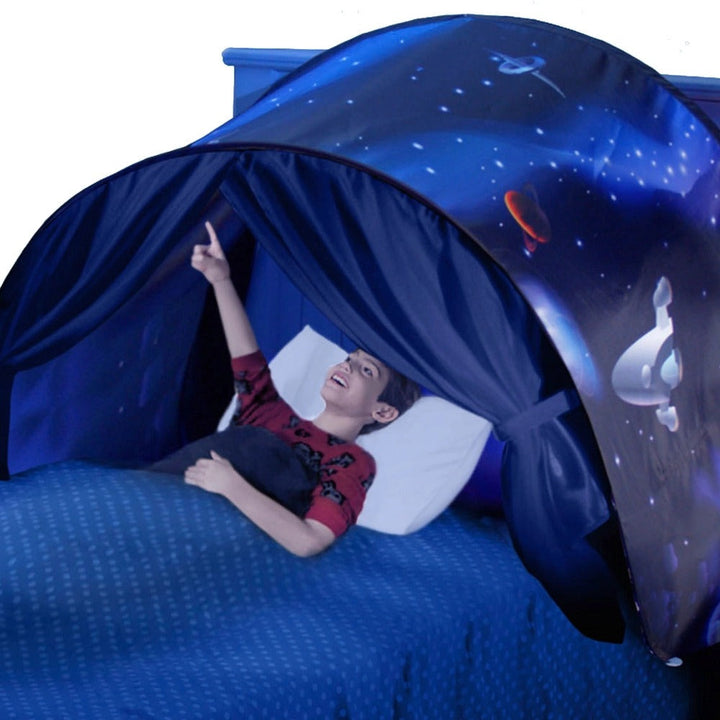 Speelse SleepyStar kinderbedtent als decoratie en speeltent. Stimuleert fantasie en veiligheid tijdens het slapen.