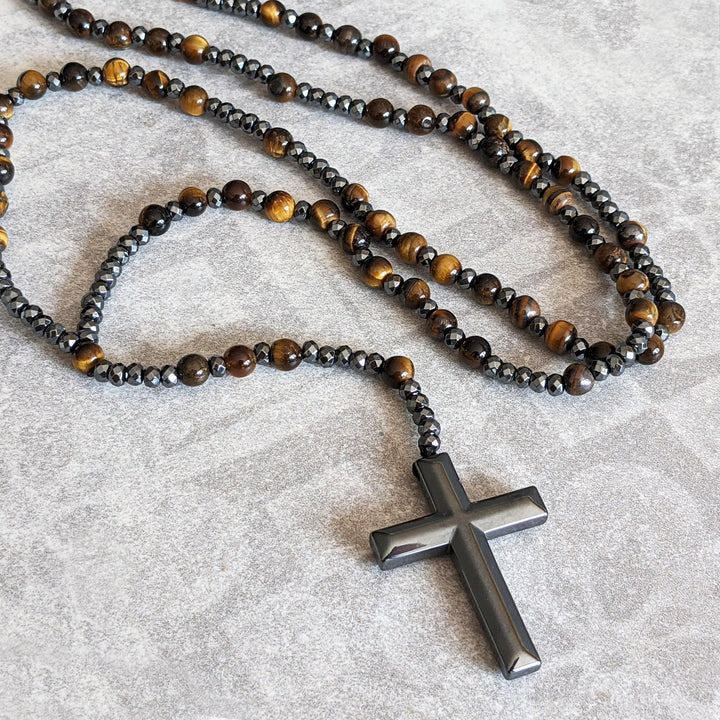 Spirituele tijgeroog en lapis lazuli rozenkrans voor mannen, een beschermend edelsteen sieraad.