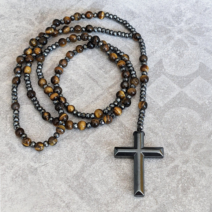 Orion mannenhalsketting: tijgeroog & lapis lazuli edelsteen rozenkrans met een kruis hanger.