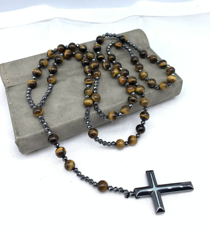 Luxe rozenkrans mannenketting met blauwe lapis lazuli en warme tijgeroog stenen kralen.