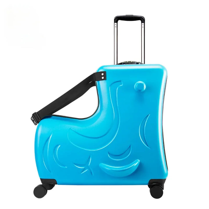 Milan kinderreiskoffer met zitfunctie op vliegveld, handig als handbagage voor kinderreizen.