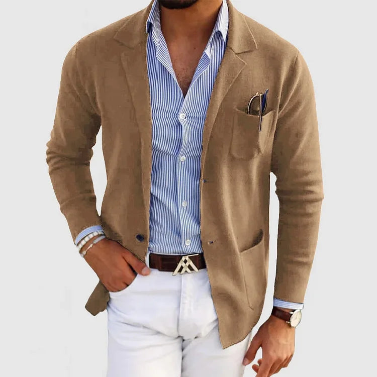 Milo herenvest, elegant en comfortabel met reverskraag. Perfect voor casual of nette mannenmode in lente/herfst.