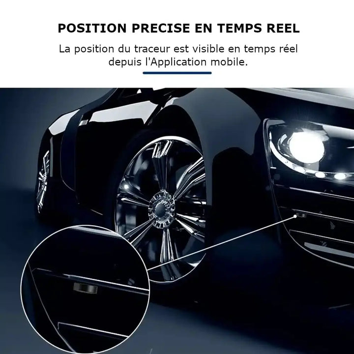 Mini GPS tracker in auto, toont real-time volgen en diefstalpreventie van uw voertuig.