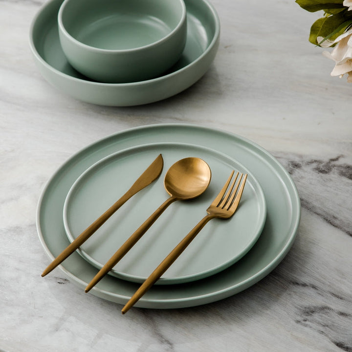 "Minimalistisches Edelstahl Besteck Set in elegantem Design, modern und stilvoll für jeden Esstisch."