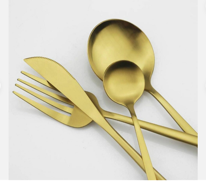 "Minimalistisches Edelstahl Besteck Set in elegantem Design, modern und stilvoll für jeden Esstisch."