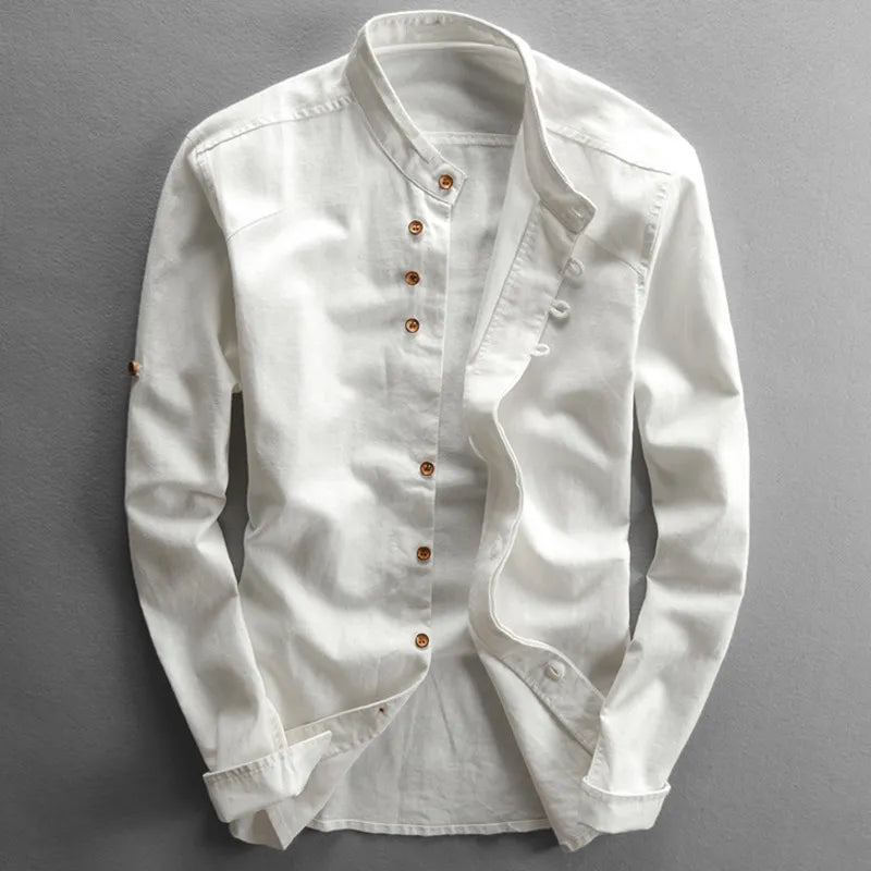 Lichtgewicht heren overhemd met lange mouwen en bandkraag, ideaal voor de zomerse of lente casual look.