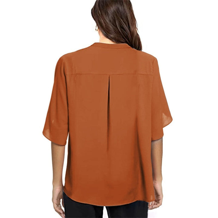 Zachte en ademende AstridTop damesblouse, comfortabel voor de hele dag. Trendy en casual chique top.