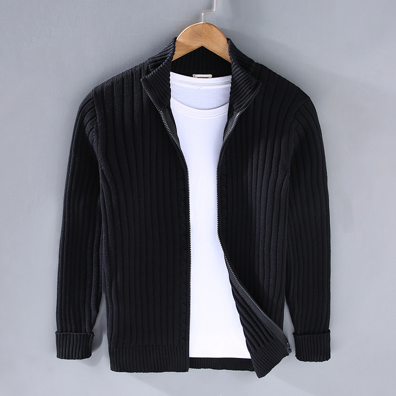 Modern herenvest van katoen, elegant en comfortabel, in klassieke kleuren, vooraanzicht, perfect voor elke gelegenheid.