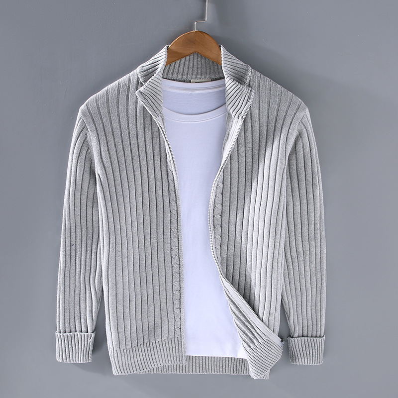 Modern herenvest van katoen, elegant en comfortabel, in klassieke kleuren, vooraanzicht, perfect voor elke gelegenheid.