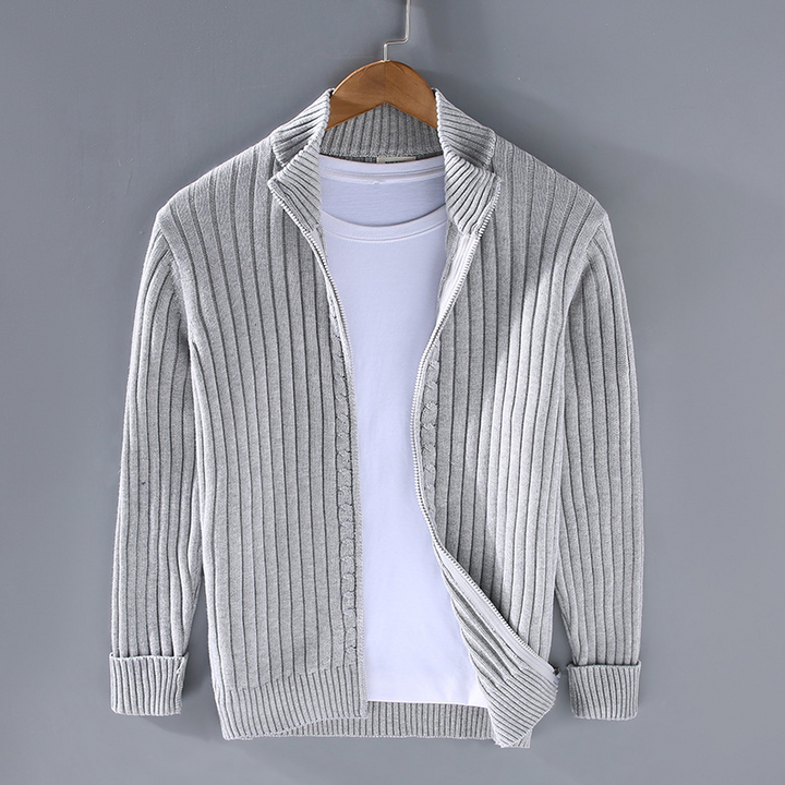 Modern herenvest van katoen, elegant en comfortabel, in klassieke kleuren, vooraanzicht, perfect voor elke gelegenheid.
