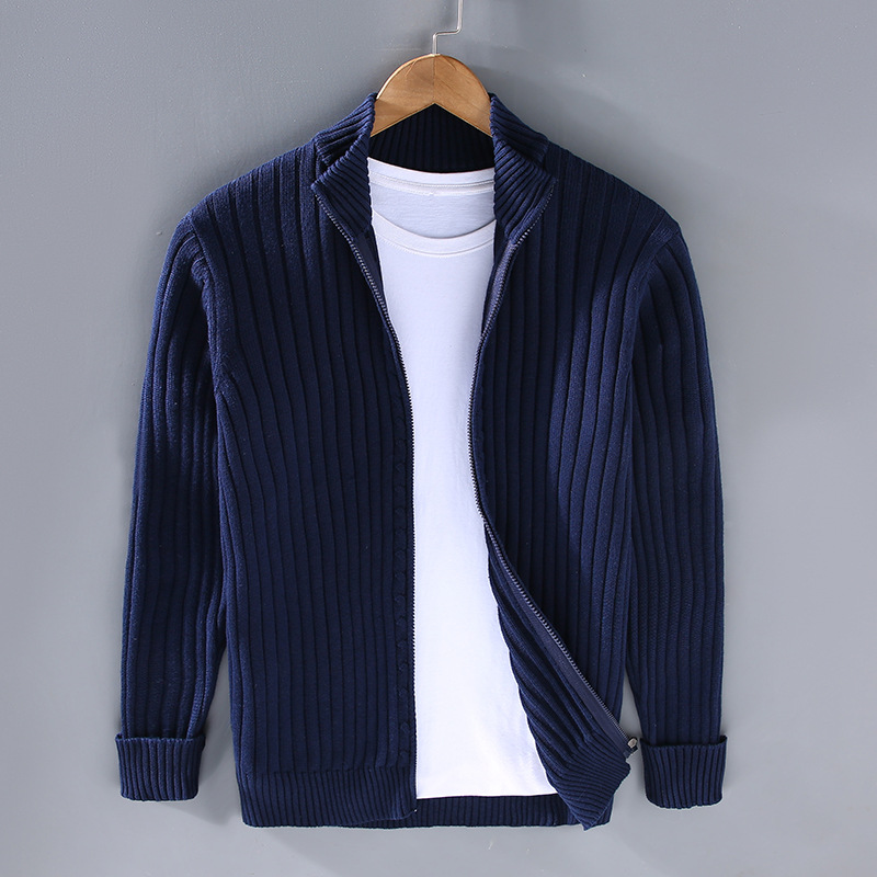 Modern herenvest van katoen, elegant en comfortabel, in klassieke kleuren, vooraanzicht, perfect voor elke gelegenheid.