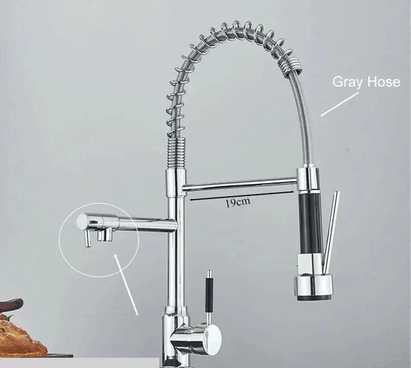 Stijlvolle keukenkraan met draaibare functie, flexibele uitloop en moderne esthetiek, gebruiksvriendelijk.