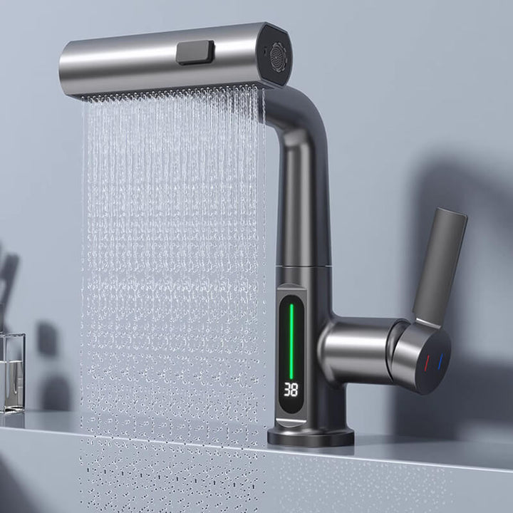 Innovatieve keukenkraan met uittrekbare handdouche, 5 straalmodi en duidelijke temperatuurindicatie.
