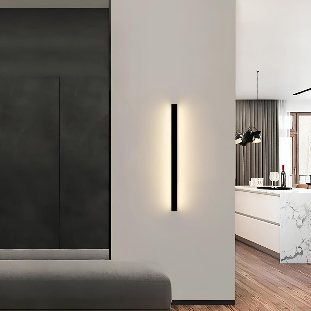 Moderne LED-wandlamp met slank aluminium design en energiezuinige functie, geschikt voor woonkamers en kantoren