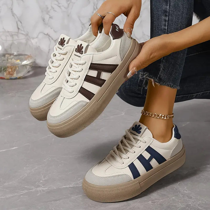 Comfortabele bruine dames plateau sneakers Talia, modieus en sportief voor elke gelegenheid.